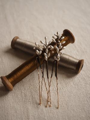 Bridal accessories 