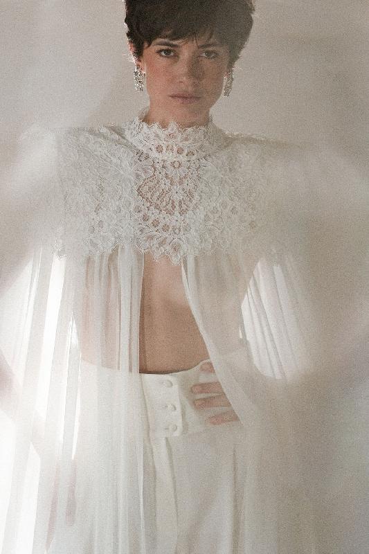 Robes de mariée Victoire Vermeulen : Modele Cape Racine