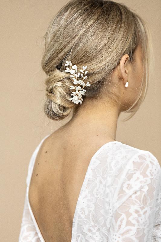 Bridal accessories 