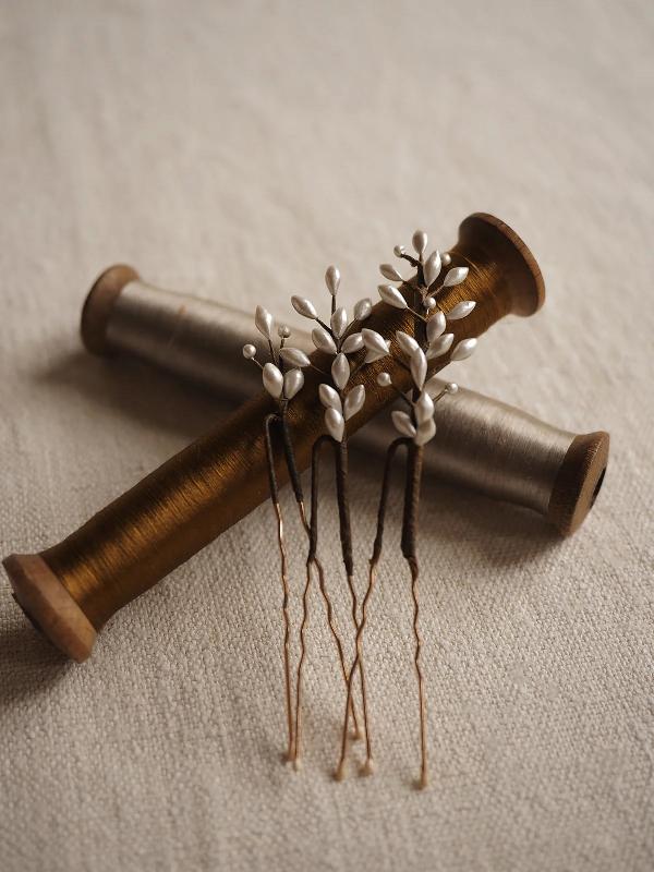 Bridal accessories 