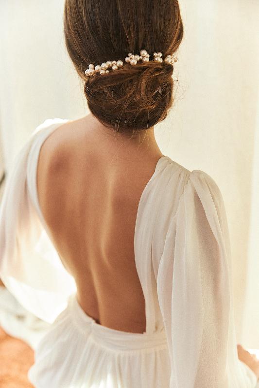 Bridal accessories 