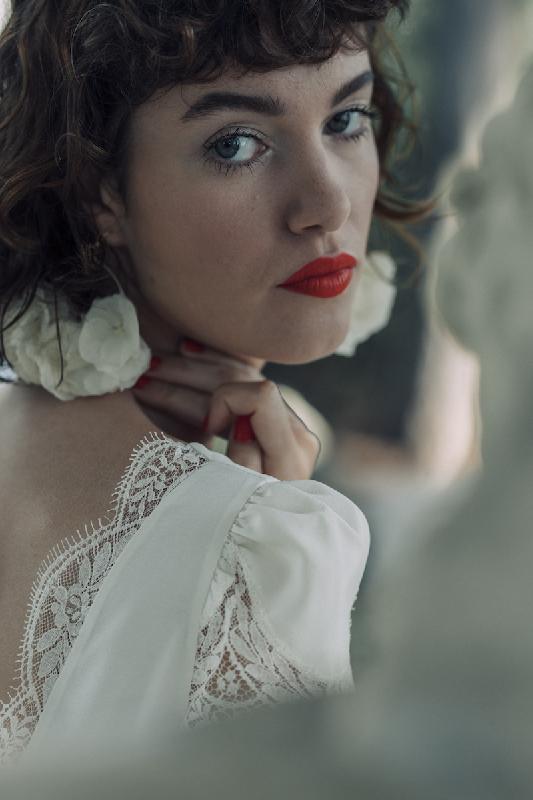 Robes de marie Laure de Sagazan  : Modele Robe Dolan (Bordeaux)