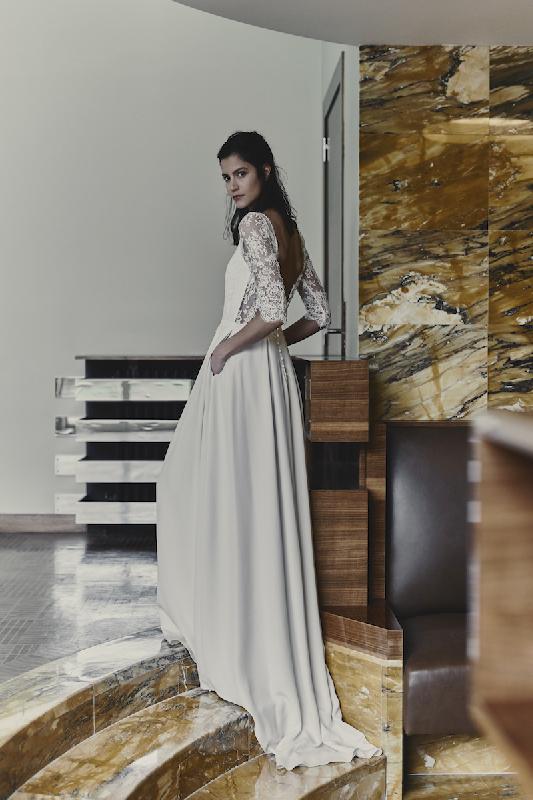 Robes de mariée Laure de Sagazan  : Modele Robe Guibert ( Bordeaux 