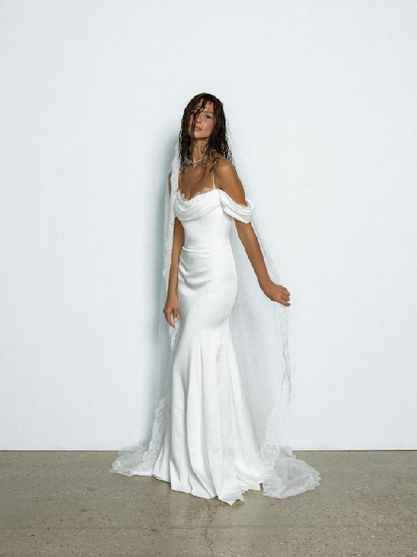 Robes de mariée Nos Archives : Modele Robe Vénus (MONTPELLIER, NICE)