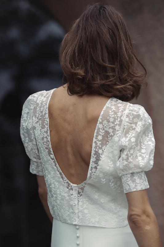 Robes de mariée Laure de Sagazan  : Modele Top Manuka (Bordeaux)