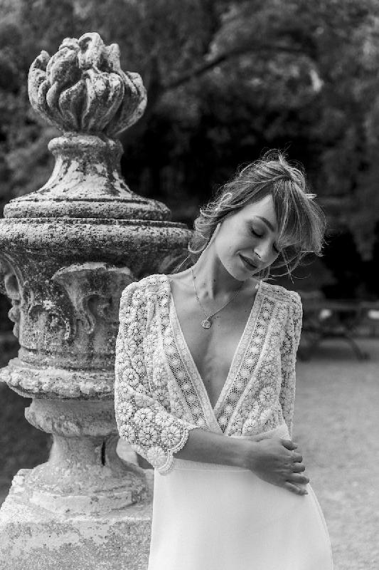 Robes de marie Laure de Sagazan  : Modele Robe Delon (Bordeaux)